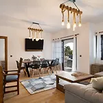 Maylands Vila *