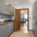 Вилла Maylands *